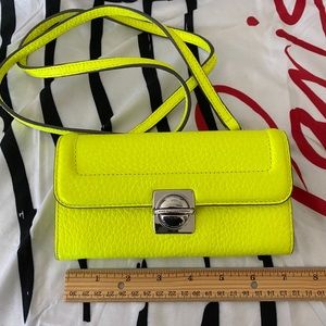 Marc Jacobs wallet on the chain